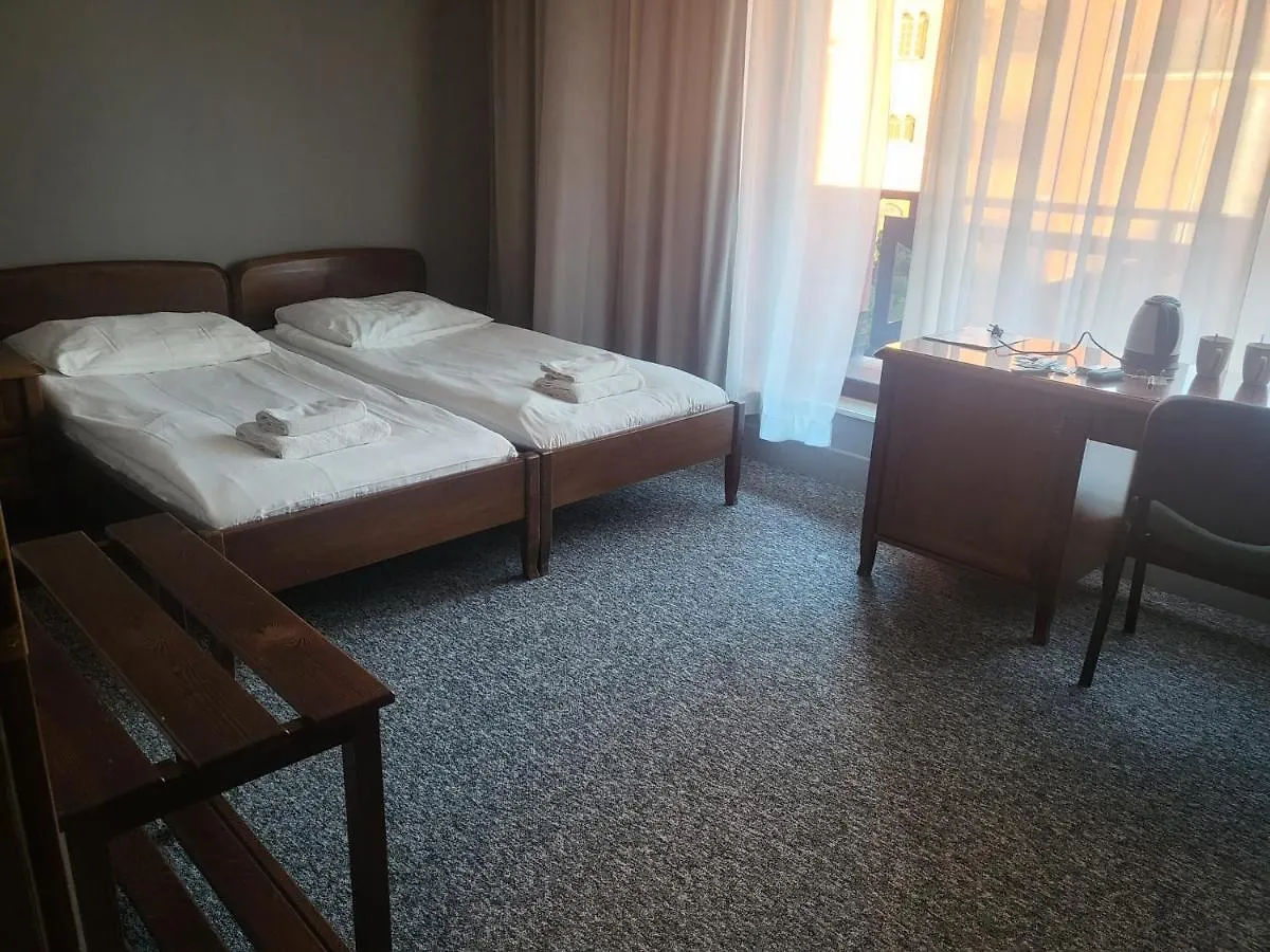 Hostel Bialoleka Premium - Free Parking & Wifi Варшава