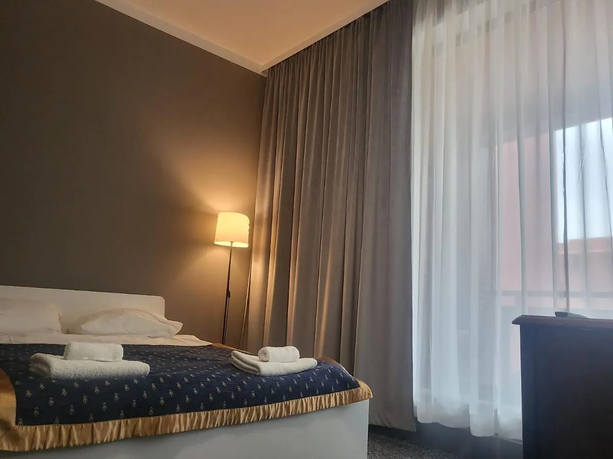 Hostel Bialoleka Premium - Free Parking & Wifi Varsóvia