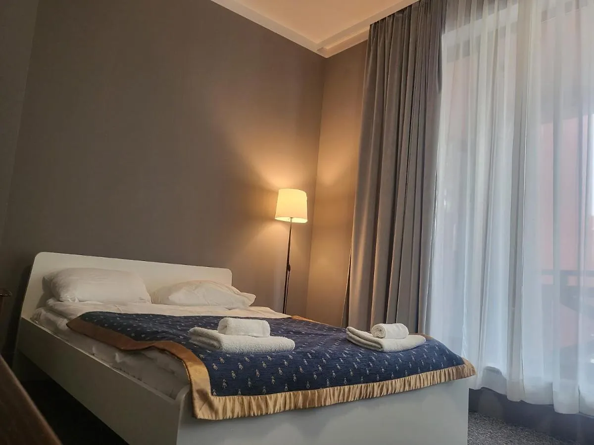 Hostel Bialoleka Premium - Free Parking & Wifi Varsóvia